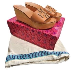 Tory Burch Women's Tan and Spark Gold Leather Ines 80mm Wedge Slide size 7.5